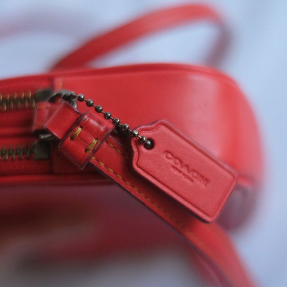 Coach Red Disney Limited Edition crossbody bag - Picture 4 of 10